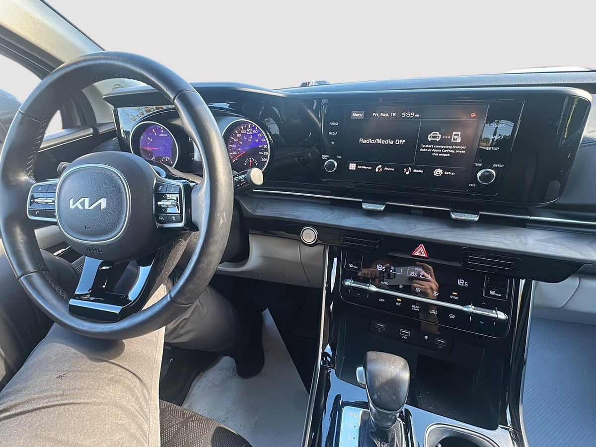 2024 Kia Carnival EX