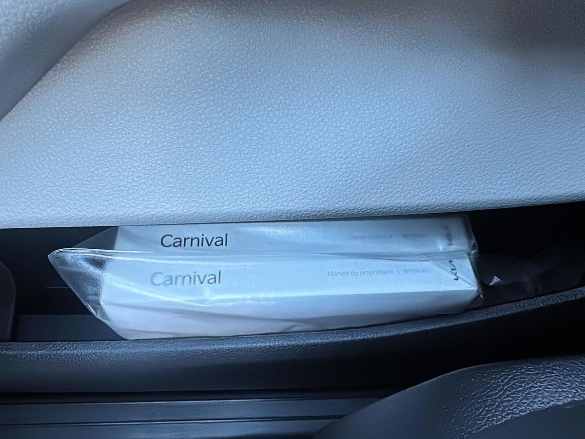 2024 Kia Carnival EX