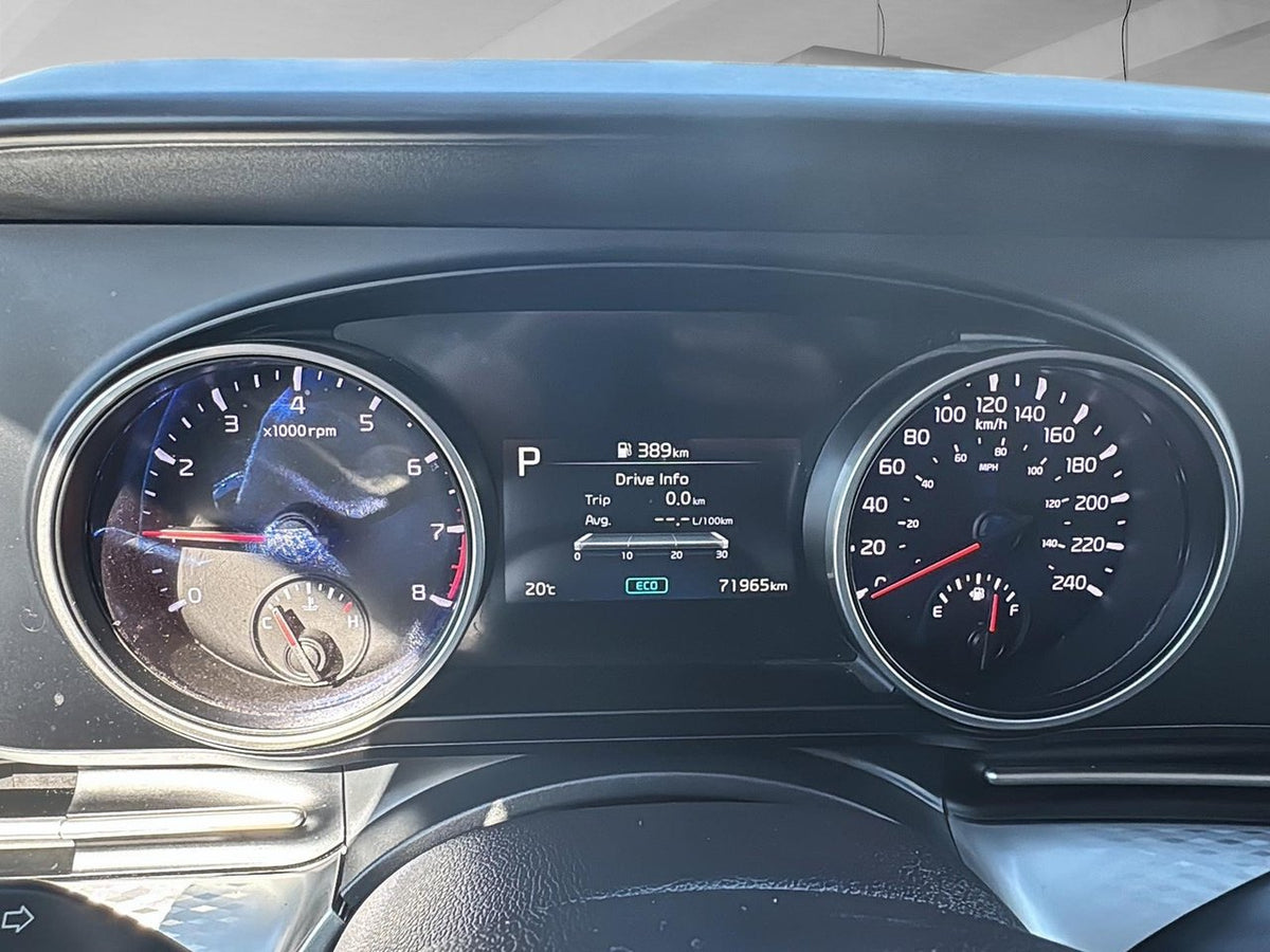 2023 Kia Carnival LX