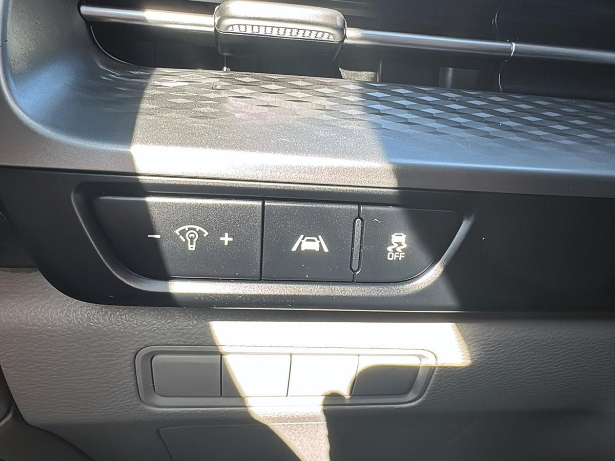 2023 Kia Carnival LX