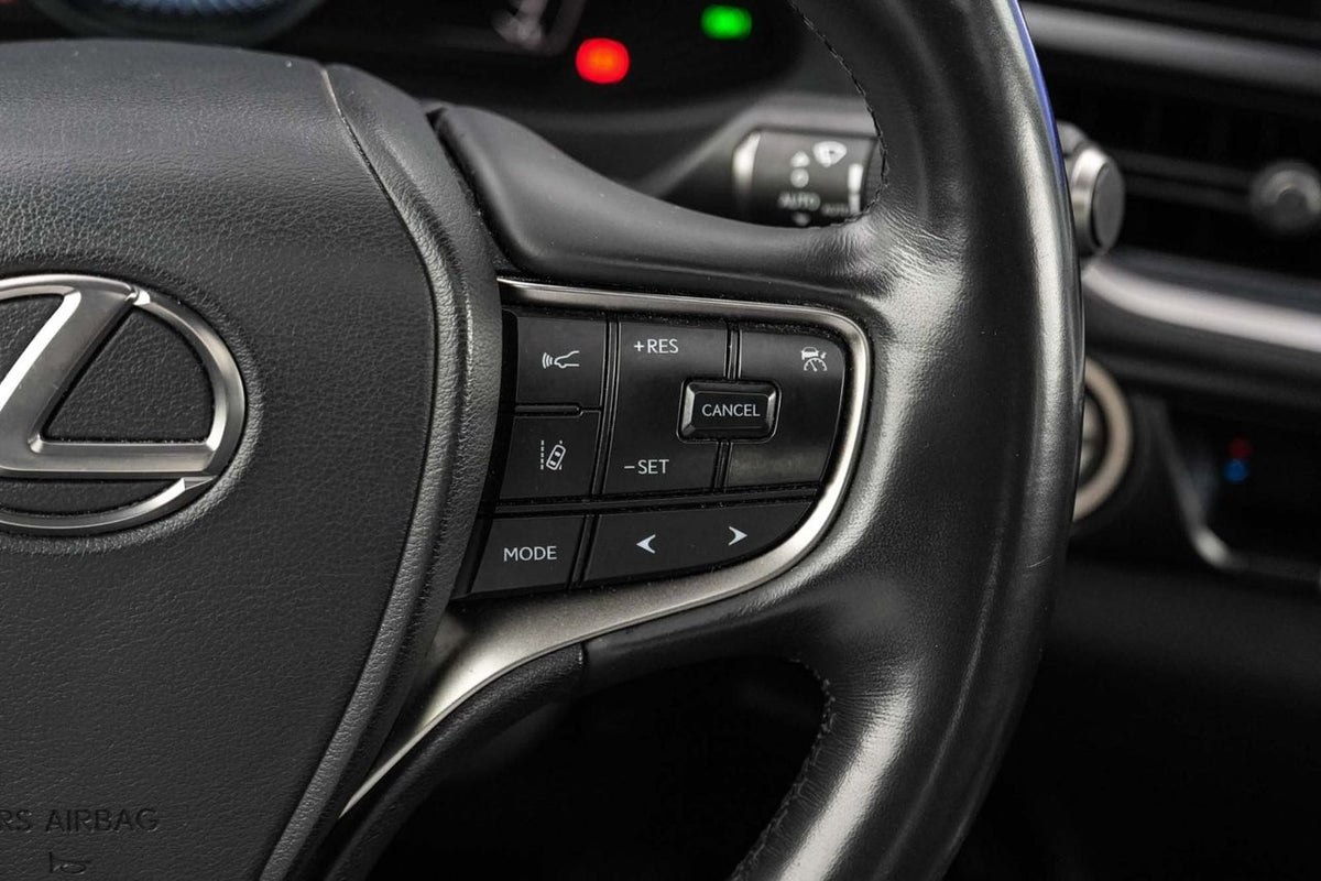 2024 Lexus UX 250h PREMIUM AWD HYBRIDE BAS KM CUIR TOIT CARPLAY