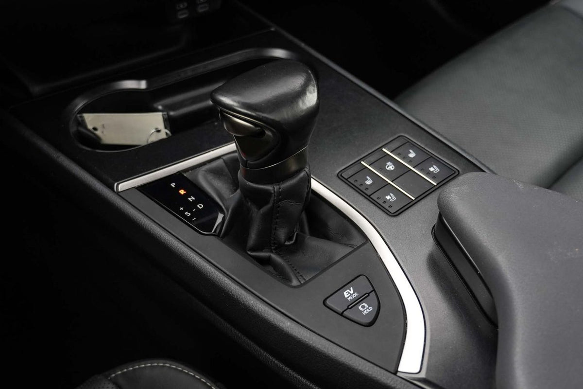 2024 Lexus UX 250h PREMIUM AWD HYBRIDE BAS KM CUIR TOIT CARPLAY