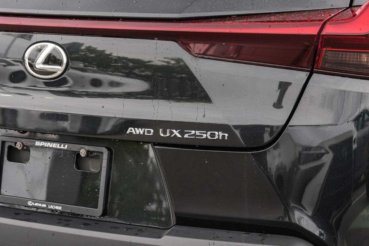 2024 Lexus UX 250h PREMIUM AWD HYBRIDE BAS KM CUIR TOIT CARPLAY