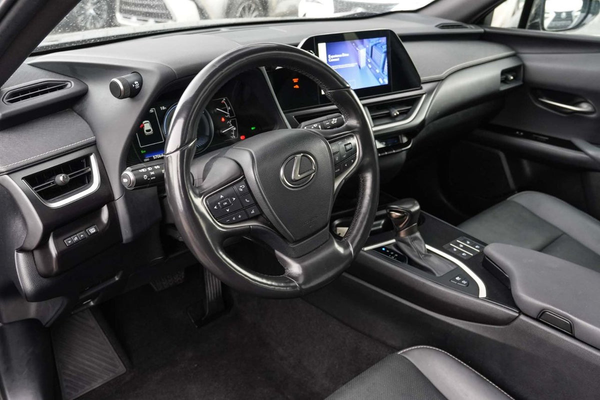 2024 Lexus UX 250h PREMIUM AWD HYBRIDE BAS KM CUIR TOIT CARPLAY