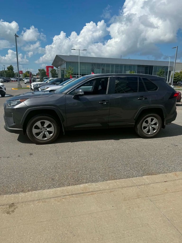 2022 Toyota RAV4 LE AWD