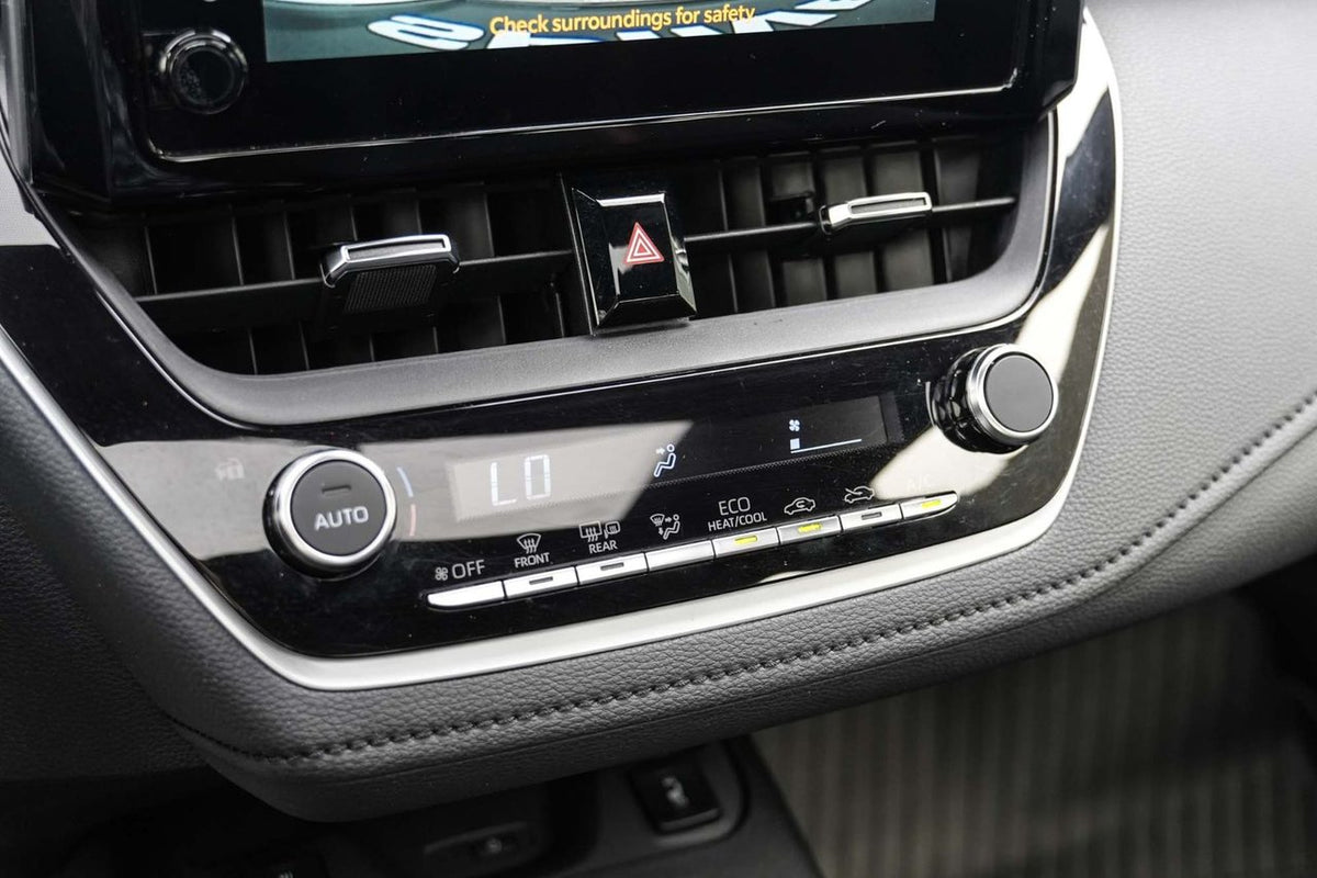 2024 Toyota Corolla Hybrid SE AWD BAS KM TOIT CARPLAY BLUETOOTH