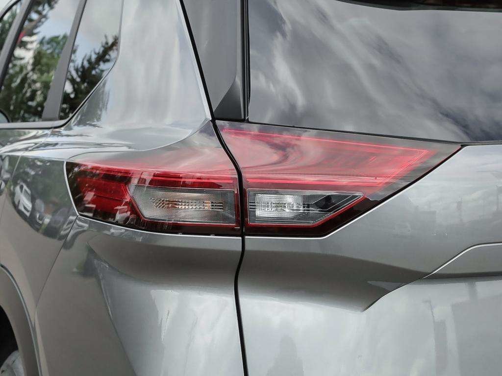 2026 Nissan Rogue AWD SV Moonroof