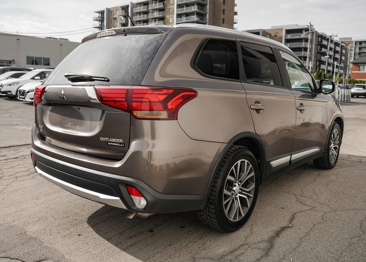 2016 Mitsubishi Outlander ES AWD