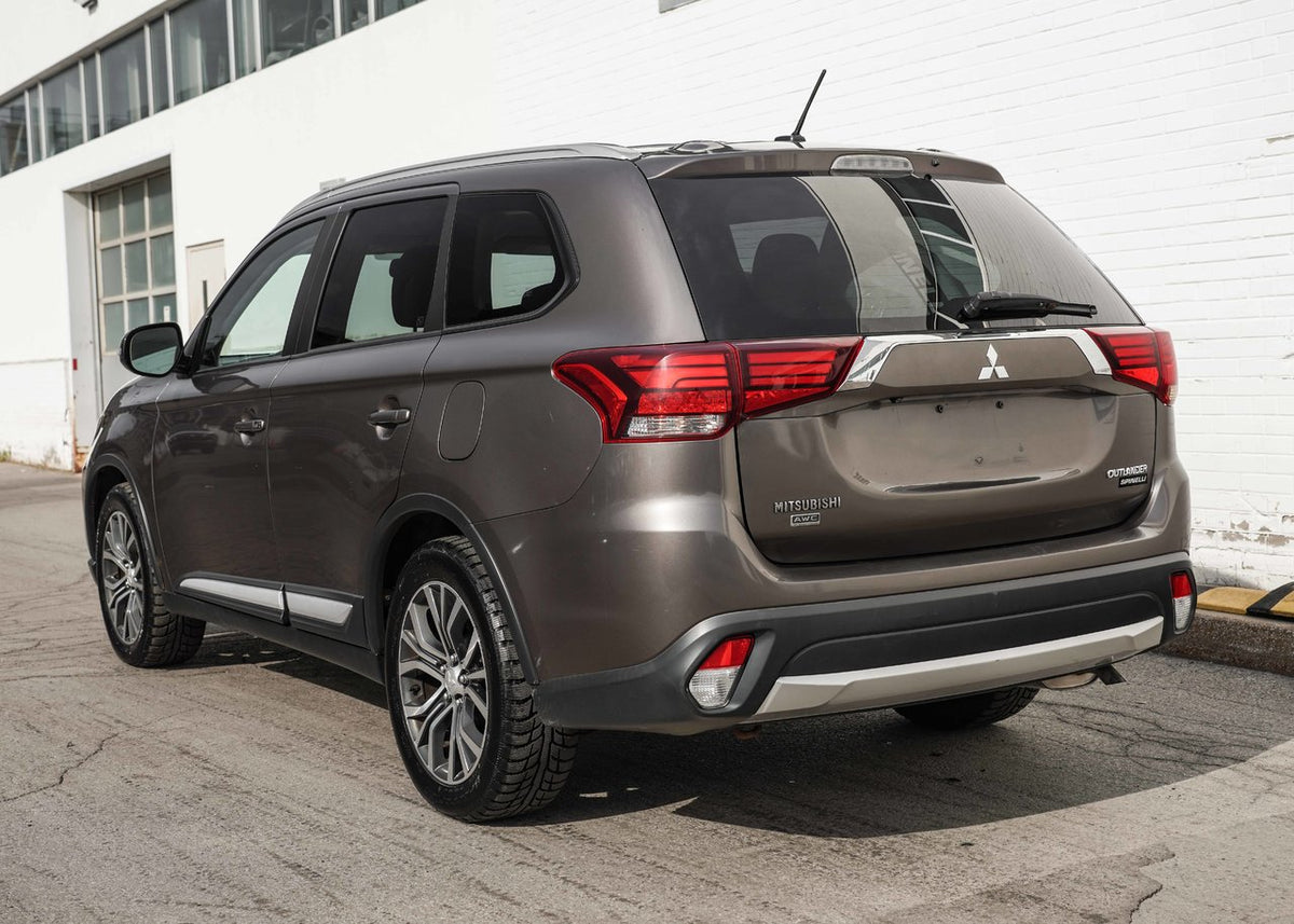 2016 Mitsubishi Outlander ES AWD