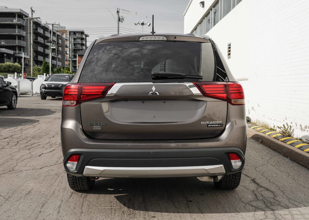 2016 Mitsubishi Outlander ES AWD