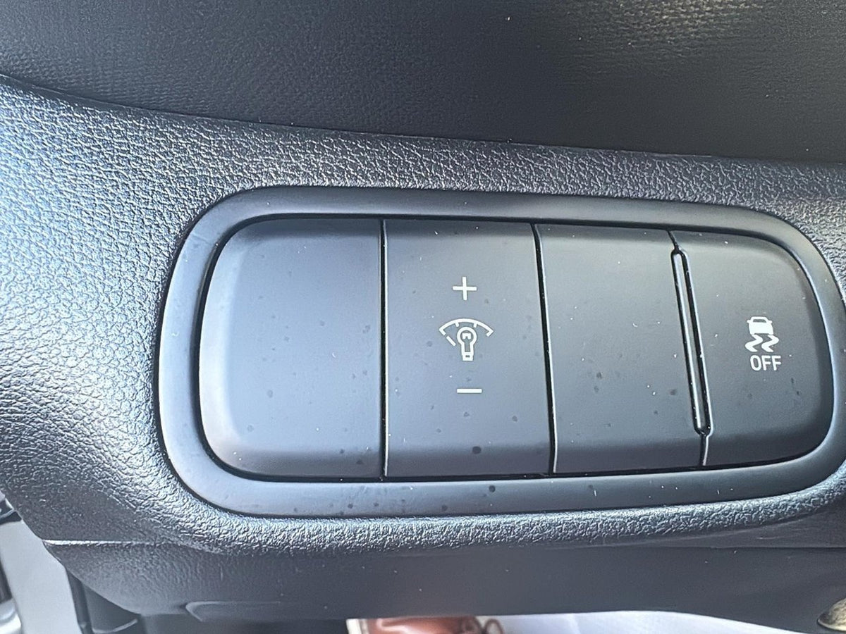 2025 Hyundai Venue Essential