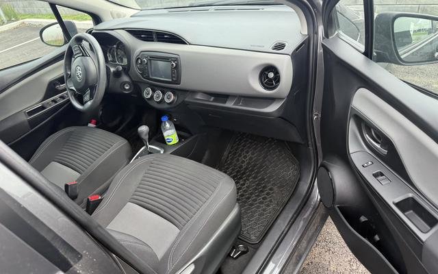 2018 Toyota Yaris Hatchback LE