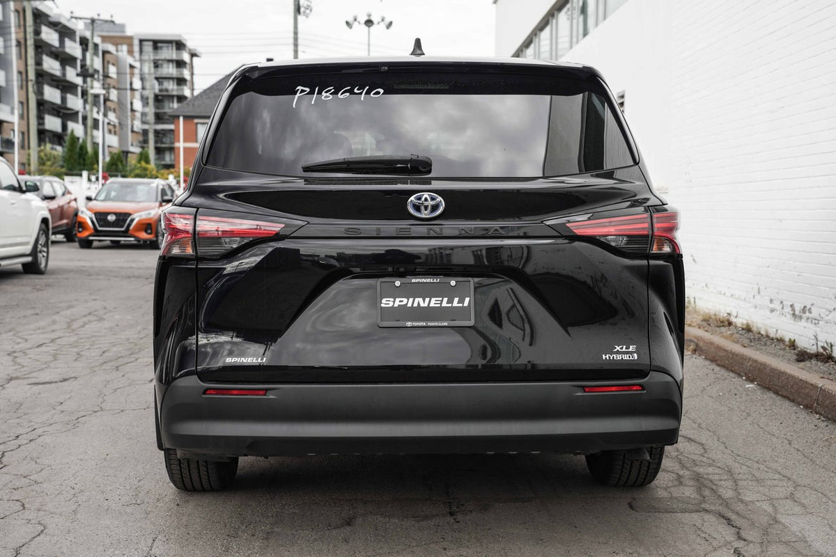 2021 Toyota Sienna XLE FWD