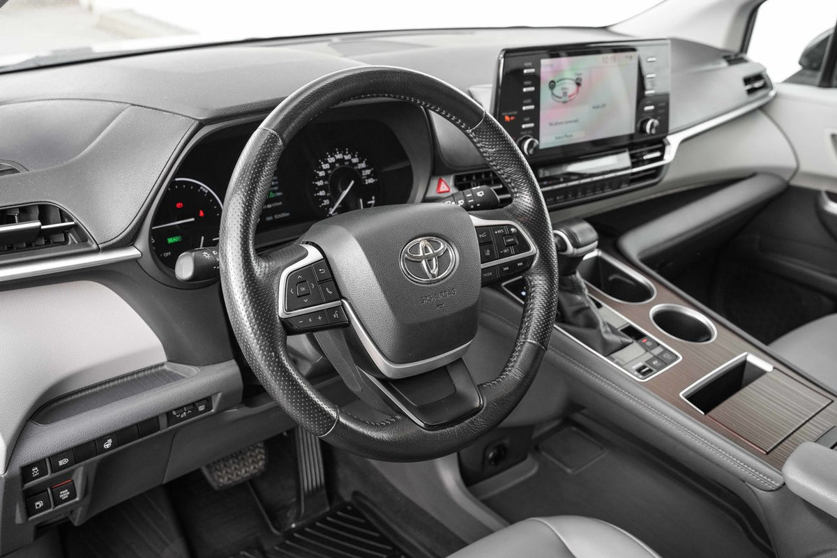 2021 Toyota Sienna XLE FWD