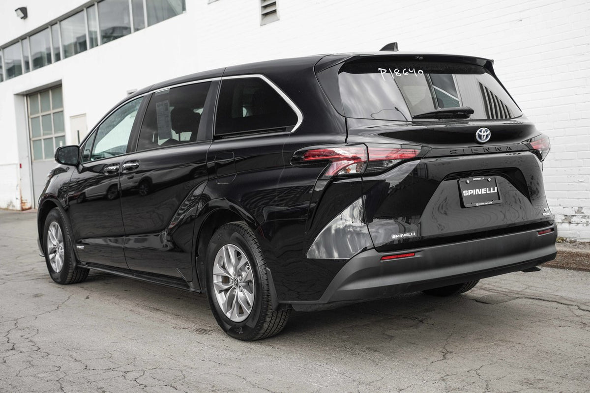 2021 Toyota Sienna XLE FWD