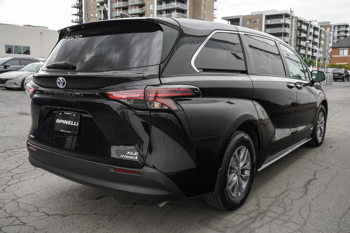 2021 Toyota Sienna XLE FWD