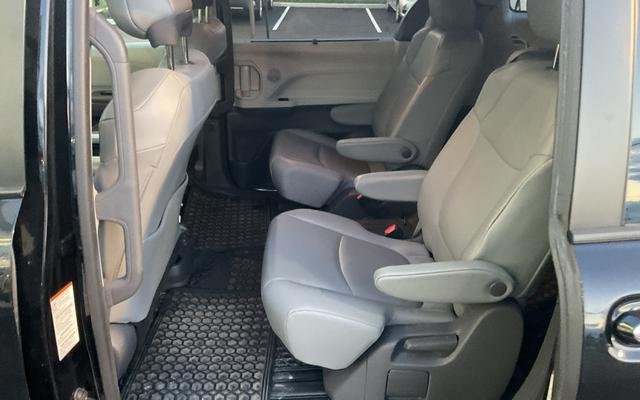2021 Toyota Sienna XLE FWD