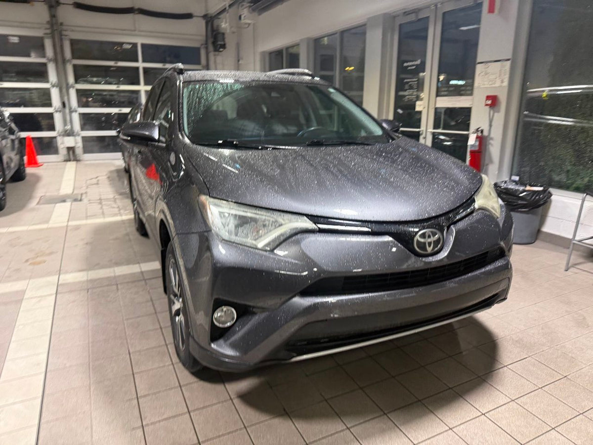 2017 Toyota RAV4 **XLE AWD**