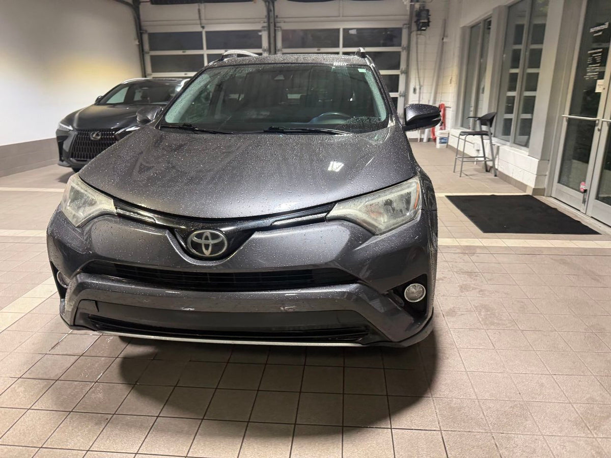 2017 Toyota RAV4 **XLE AWD**