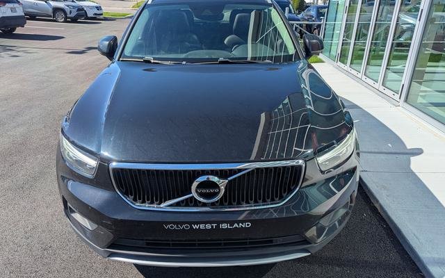 2022 Volvo XC40 Momentum