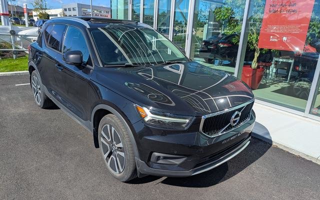 2022 Volvo XC40 Momentum