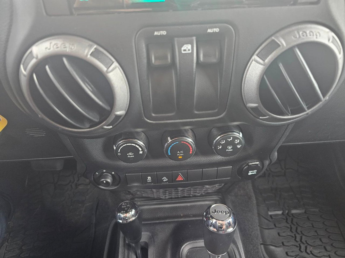 2017 Jeep Wrangler WILLYS 4WD; AUTOMATIQUE A/C TOIT DUR CRUISE AUDIO