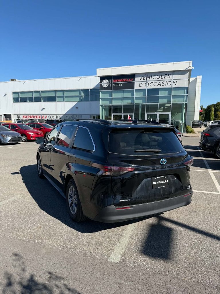 2023 Toyota Sienna LE