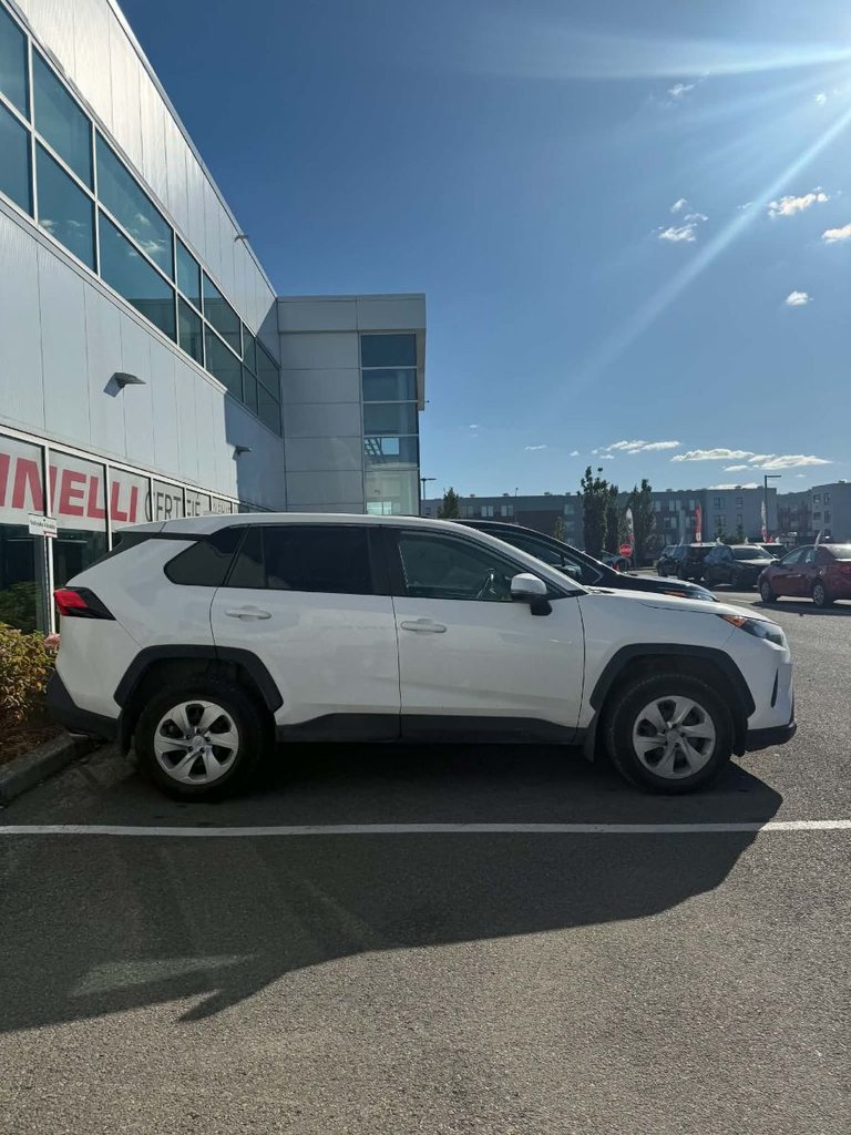 2022 Toyota RAV4 LE AWD