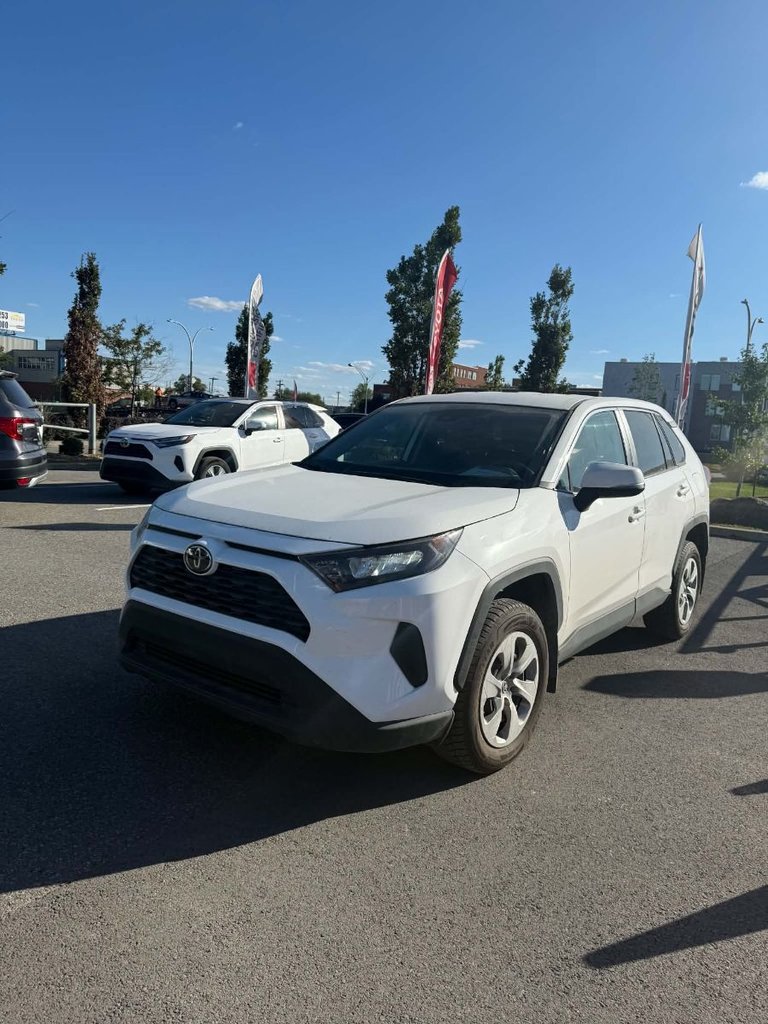 2022 Toyota RAV4 LE AWD