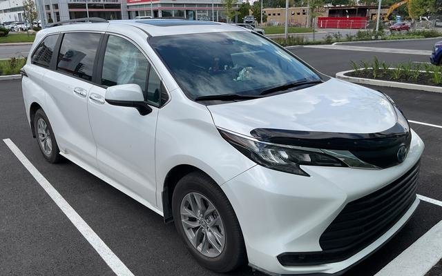 2025 Toyota Sienna XLE