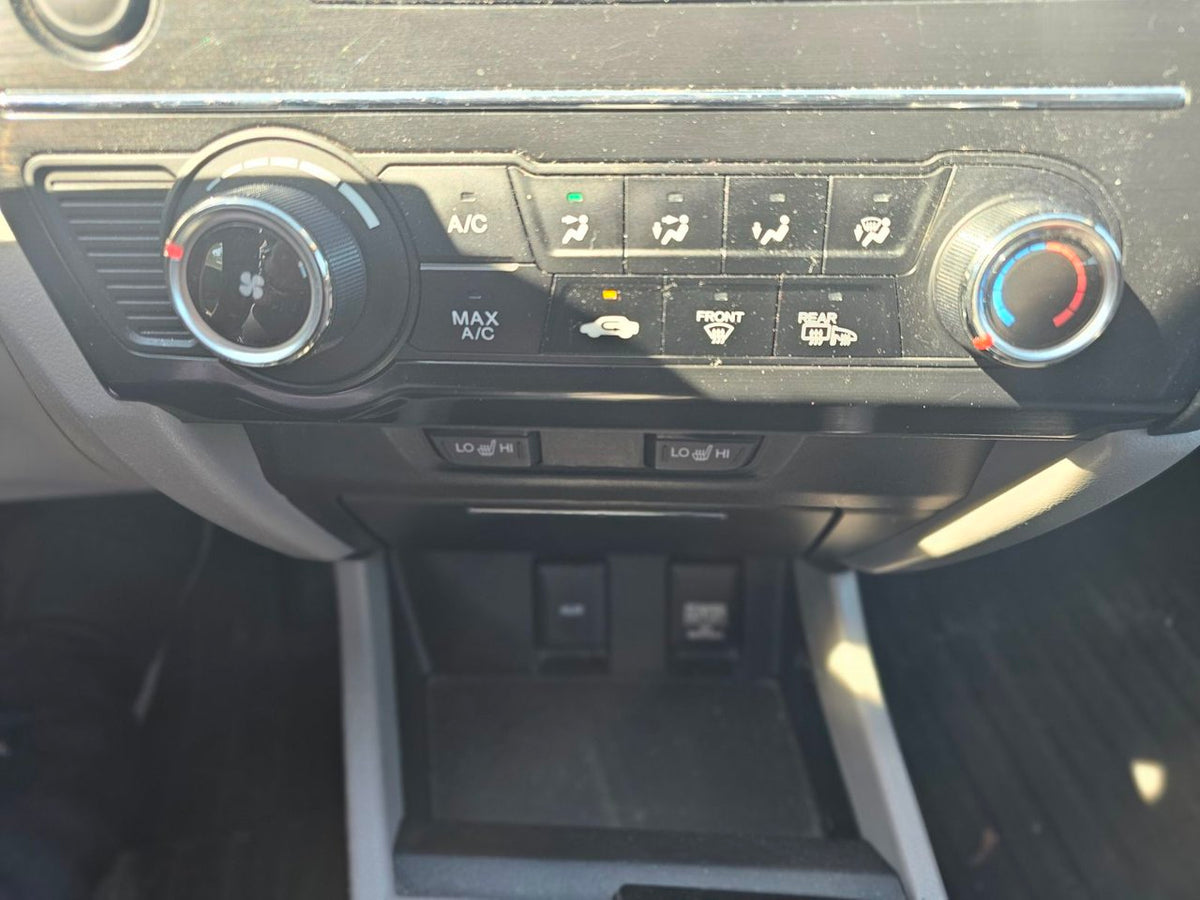 2013 Honda Civic Sdn LX AUTO; A/C SIEGES CHAUFFANT CRUISE BLUETOOTH