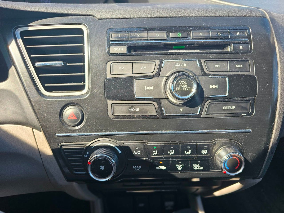 2013 Honda Civic Sdn LX AUTO; A/C SIEGES CHAUFFANT CRUISE BLUETOOTH