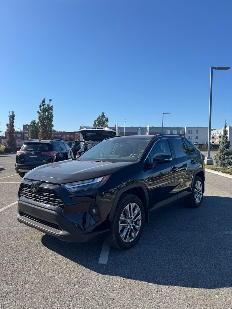2022 Toyota RAV4 XLE PREMIUM