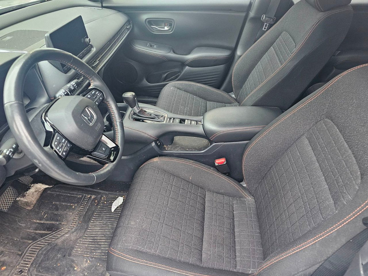2025 Honda HR-V SPORT AWD: TOIT ANGLES MORT SIEGE+VOLANT CHAUFFANT