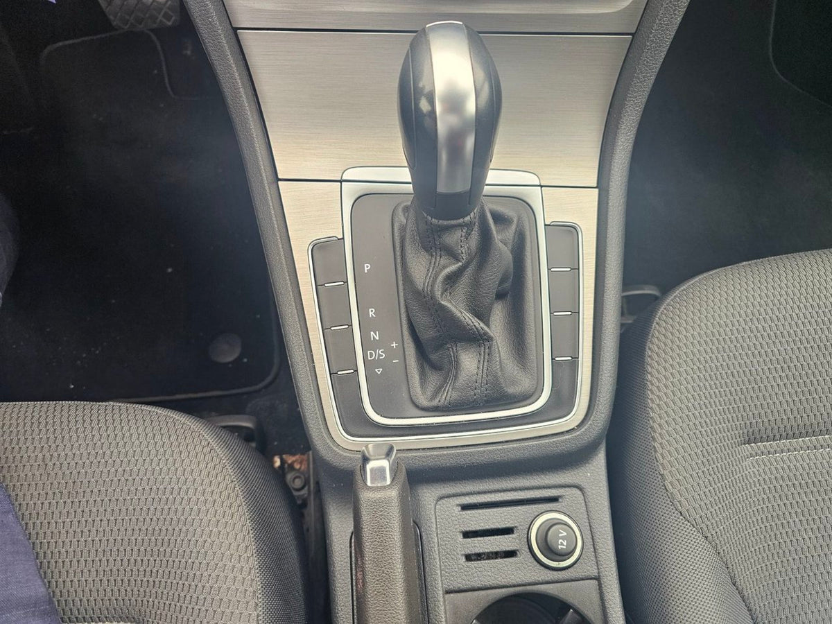 2017 Volkswagen Golf SportWagen TRENDLINE FWD; A/C CAMERA SIEGES CHAUFFANT MAGS