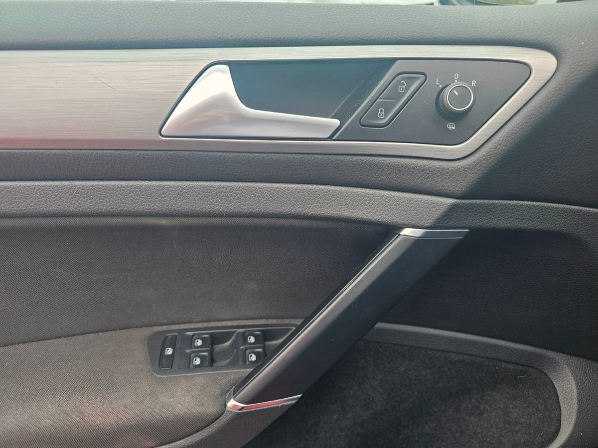 2017 Volkswagen Golf SportWagen TRENDLINE FWD; A/C CAMERA SIEGES CHAUFFANT MAGS