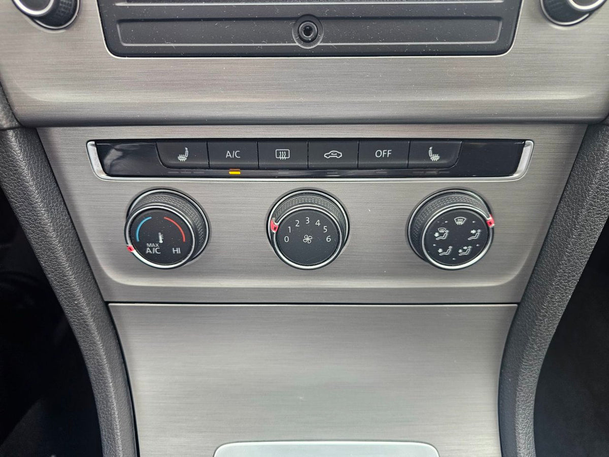 2017 Volkswagen Golf SportWagen TRENDLINE FWD; A/C CAMERA SIEGES CHAUFFANT MAGS