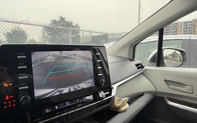 2021 Toyota Sienna LE FWD