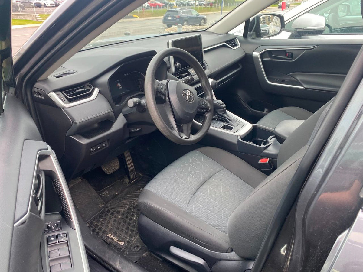 2025 Toyota RAV4 LE AWD