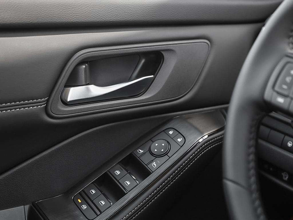 2026 Nissan Rogue AWD SV Dark Armor