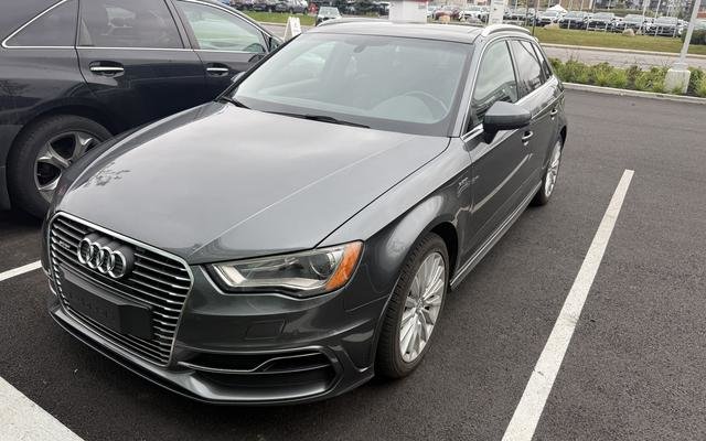 2016 Audi A3 e-tron Premium Plus