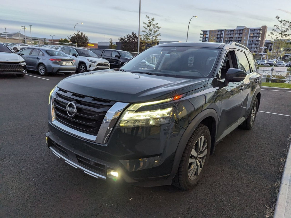 2022 Nissan Pathfinder SL