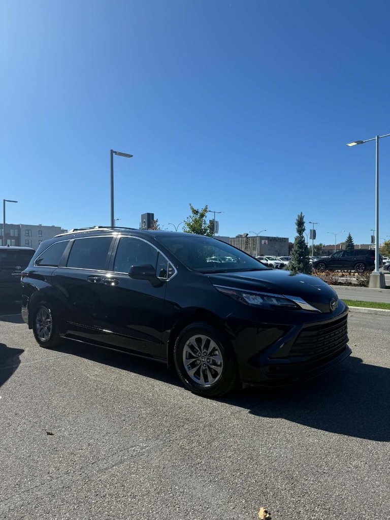 2026 Toyota Sienna HYBRID LE AWD