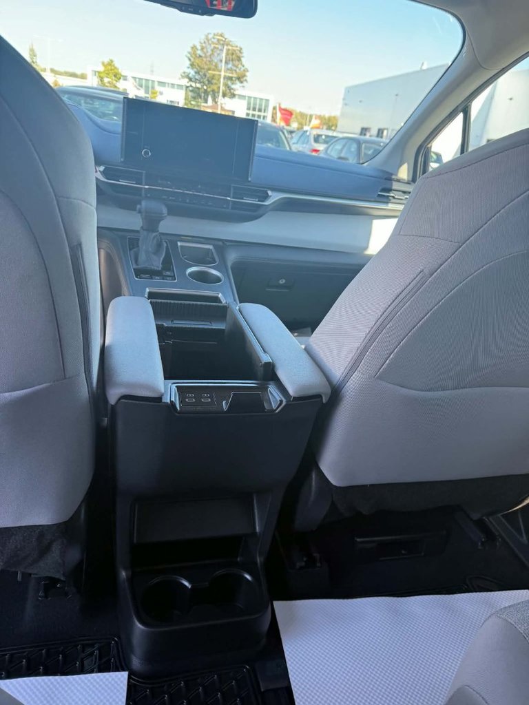 2026 Toyota Sienna HYBRID LE AWD