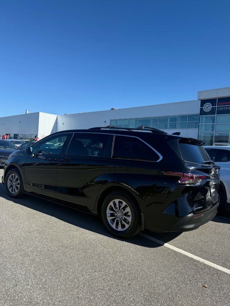 2026 Toyota Sienna HYBRID LE AWD