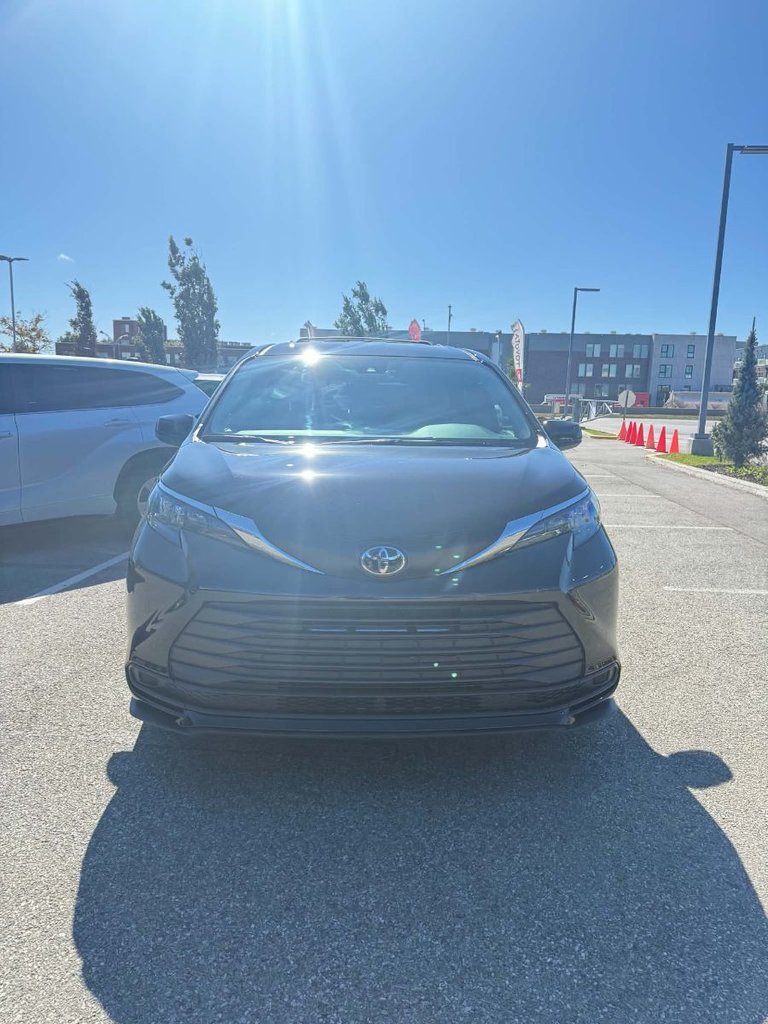 2026 Toyota Sienna HYBRID LE AWD