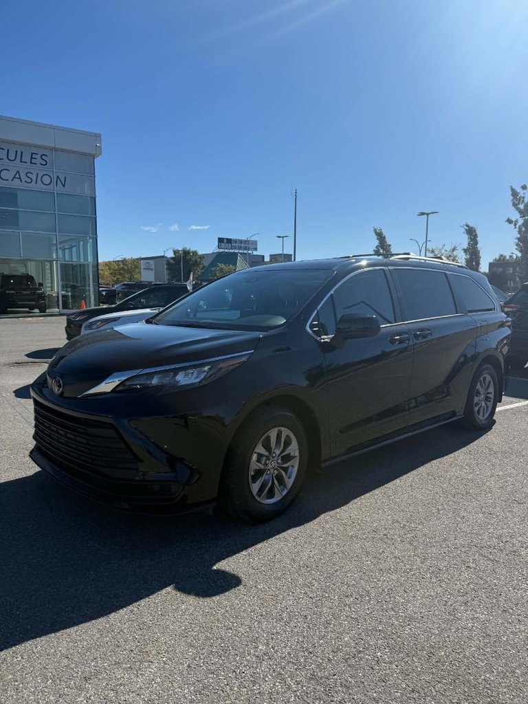 2026 Toyota Sienna HYBRID LE AWD