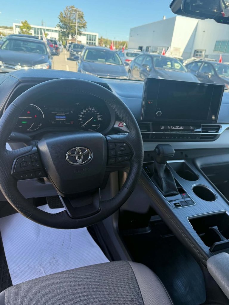 2026 Toyota Sienna HYBRID LE AWD