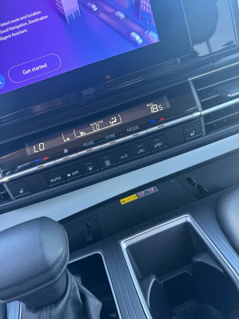 2026 Toyota Sienna HYBRID LE AWD