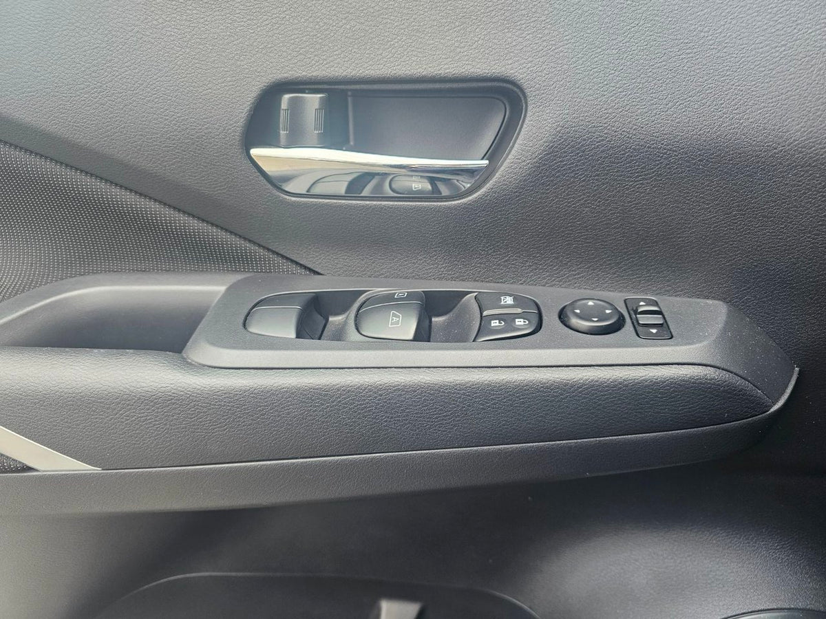 2025 Nissan Kicks Play SV FWD; ANGLES MORT SIÈGES+VOLANT CHAUFFANT MAGS